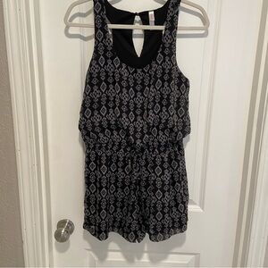 Black and White Patterned Sleeveless Romper